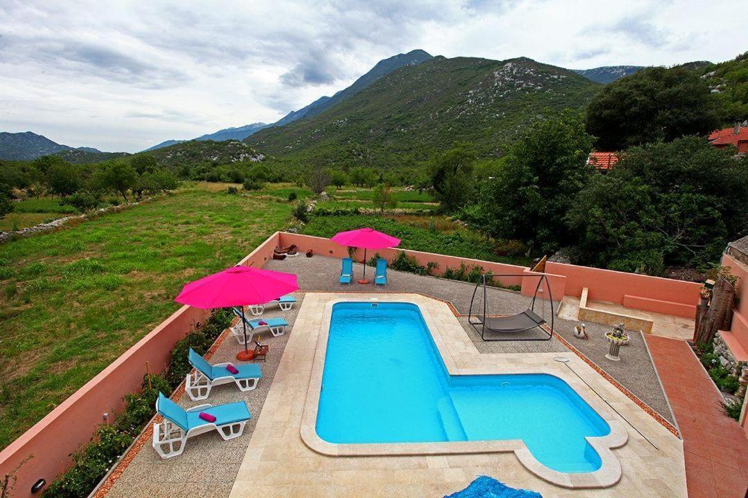 Holiday Home Perunika Zezevica エクステリア 写真