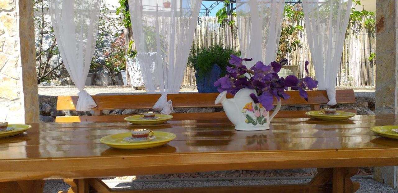 Holiday Home Perunika Zezevica エクステリア 写真