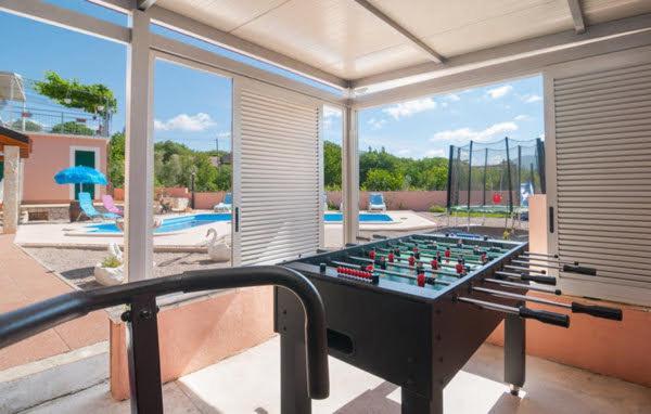 Holiday Home Perunika Zezevica エクステリア 写真