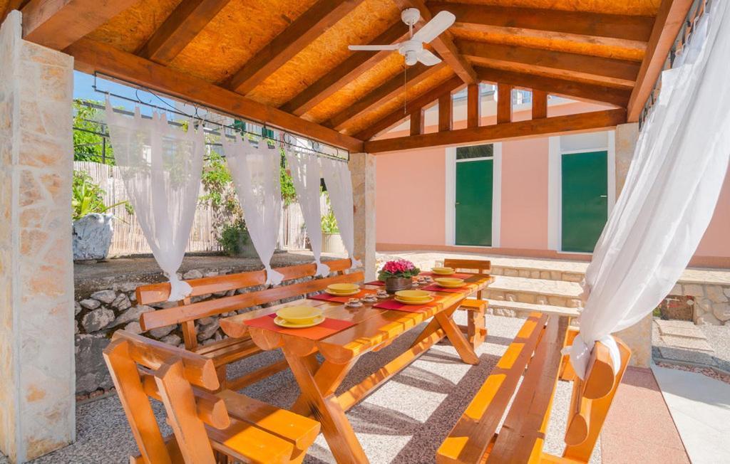 Holiday Home Perunika Zezevica エクステリア 写真