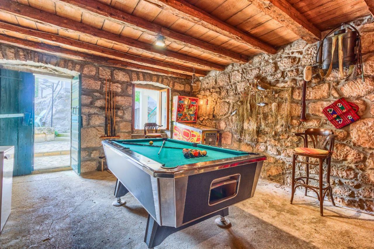 Holiday Home Perunika Zezevica エクステリア 写真