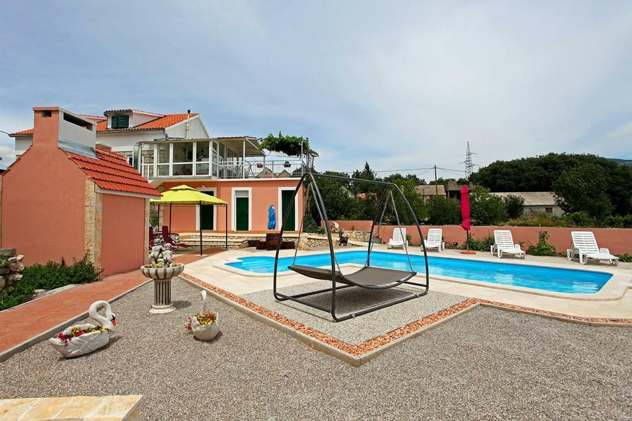 Holiday Home Perunika Zezevica エクステリア 写真