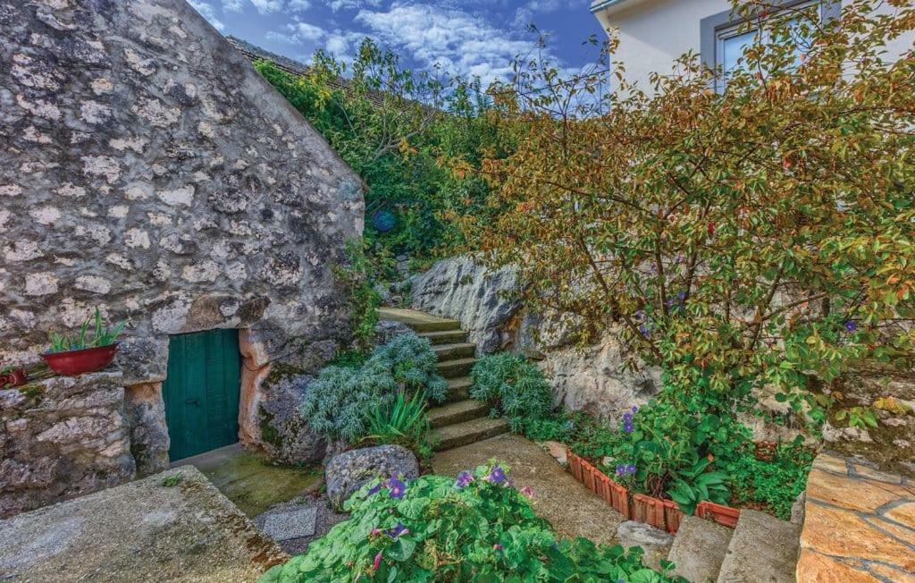 Holiday Home Perunika Zezevica エクステリア 写真
