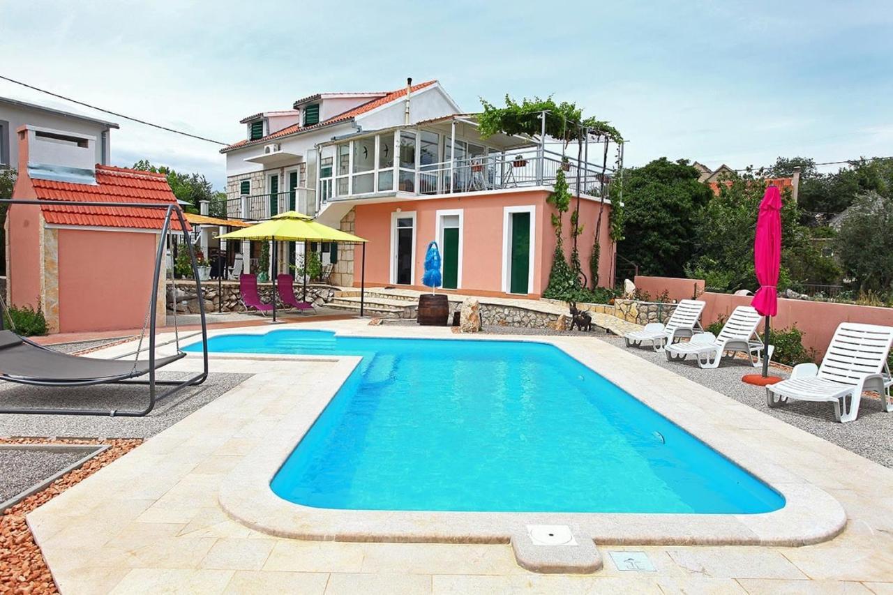 Holiday Home Perunika Zezevica エクステリア 写真